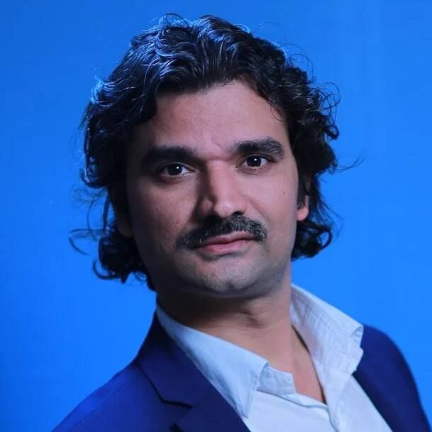 Santosh Talaghatti, Founder of Global Classrooms Foundation and eLMNOP.
